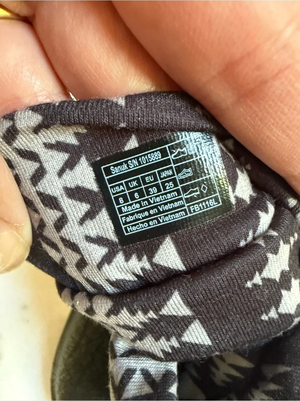 Sanuk Yoga Sling 2 Black Tribal Ikat Comfort Sandals Women’s size 8 US